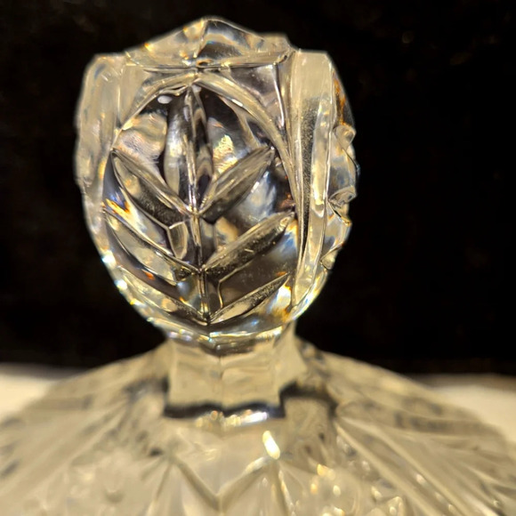 Bombonera de Cristal Embossed Clear Crystal Candy Dish with Lid - Picture 4 of 8